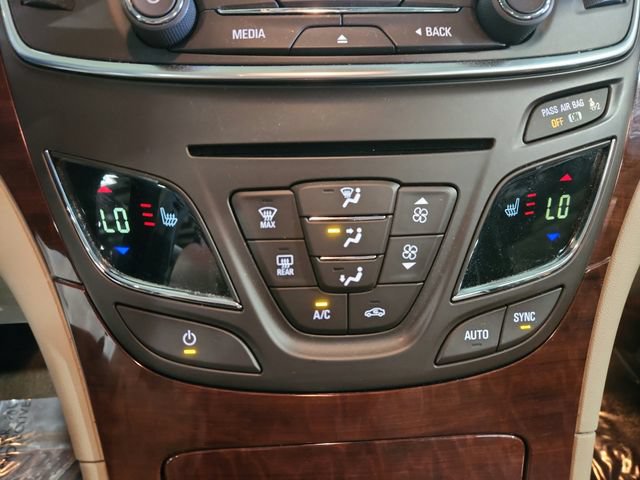 Used 2016 Buick Regal Premium w/ Driver Confidence Package #2 FWD image 17