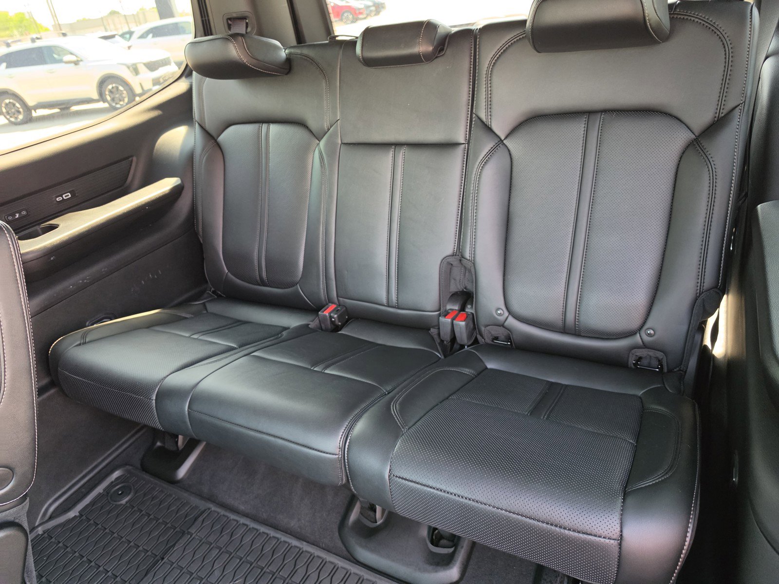 Used 2024 Jeep Wagoneer Series III w/ Convenience Group I image 13