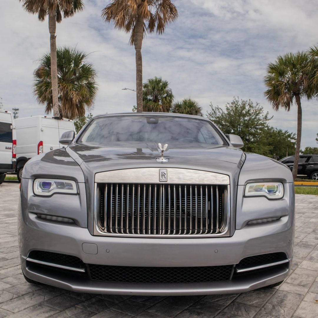 Used 2019 Rolls-Royce Wraith RWD image 3