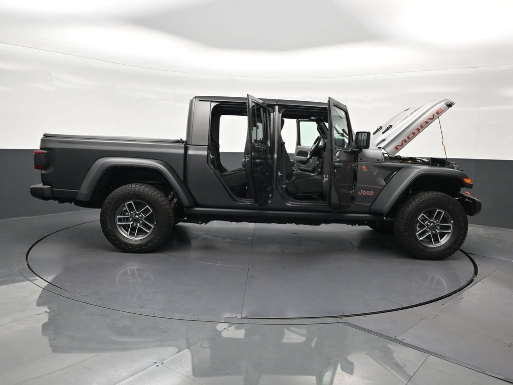 Used 2025 Jeep Gladiator Mojave w/ Convenience Group AWD/4WD image 36