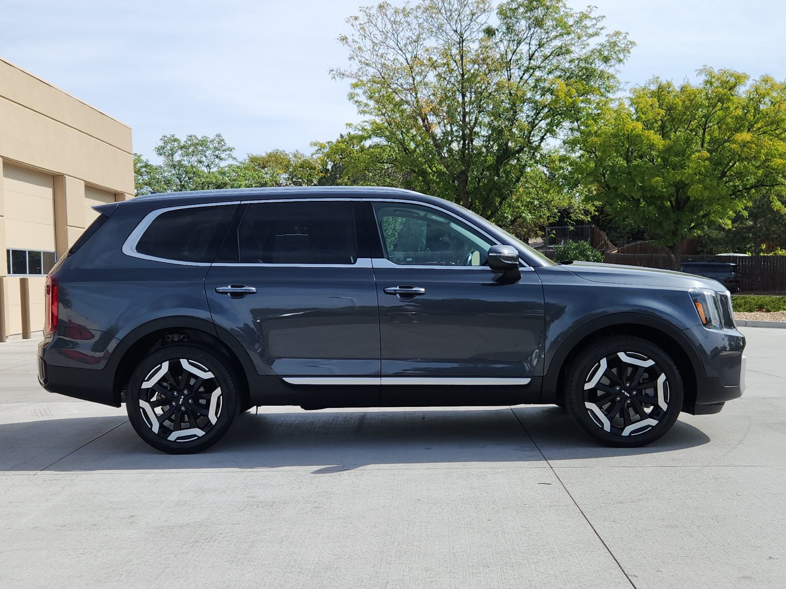 Used 2024 Kia Telluride S AWD/4WD image 6