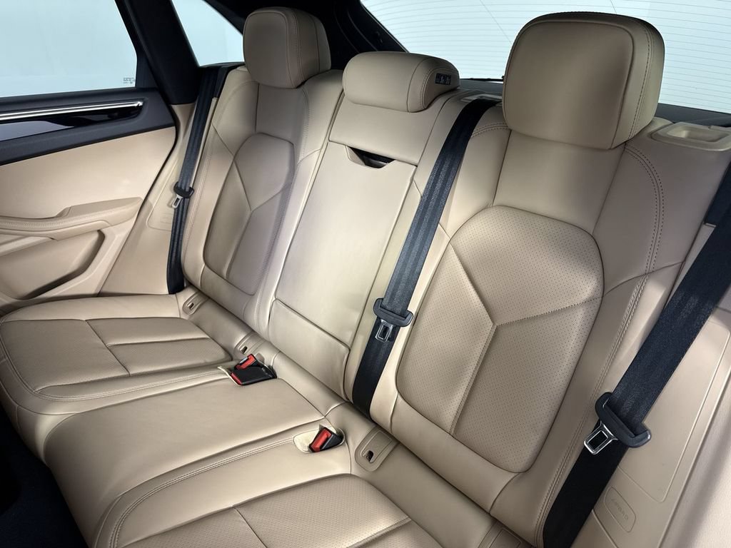 New 2026 Porsche Macan AWD/4WD image 22