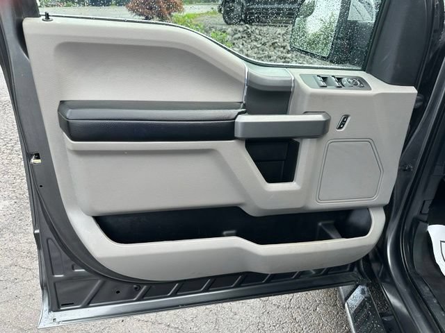 Used 2016 Ford F150 XLT w/ Equipment Group 302A Luxury AWD/4WD image 24