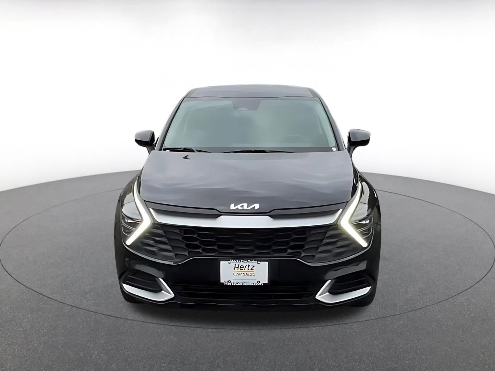 Used 2025 Kia Sportage LX image 4