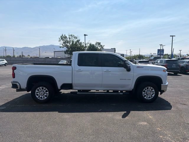 Used 2022 Chevrolet Silverado 2500 LT w/ Convenience Package AWD/4WD image 3