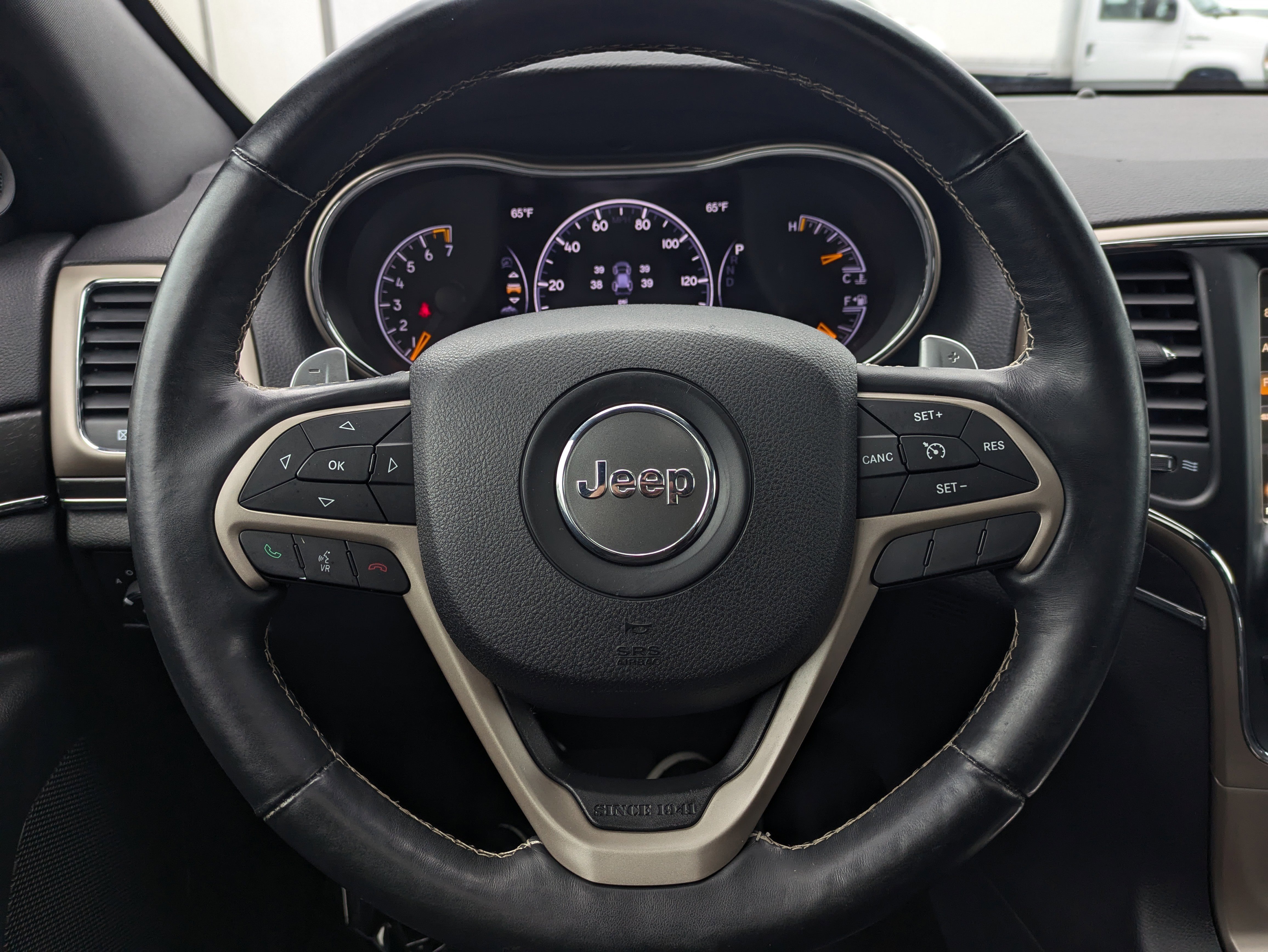 Used 2017 Jeep Grand Cherokee Limited image 28