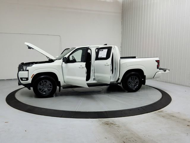 Used 2025 Nissan Frontier SV w/ SV Convenience Package image 12
