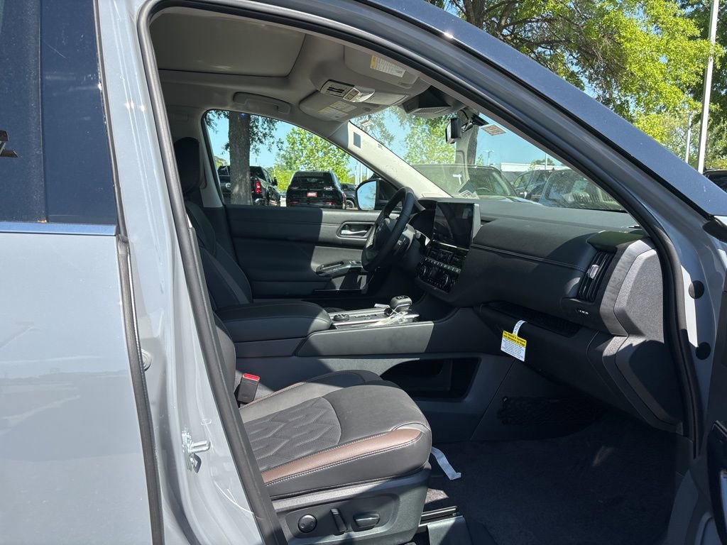 New 2026 Nissan Pathfinder Platinum image 20