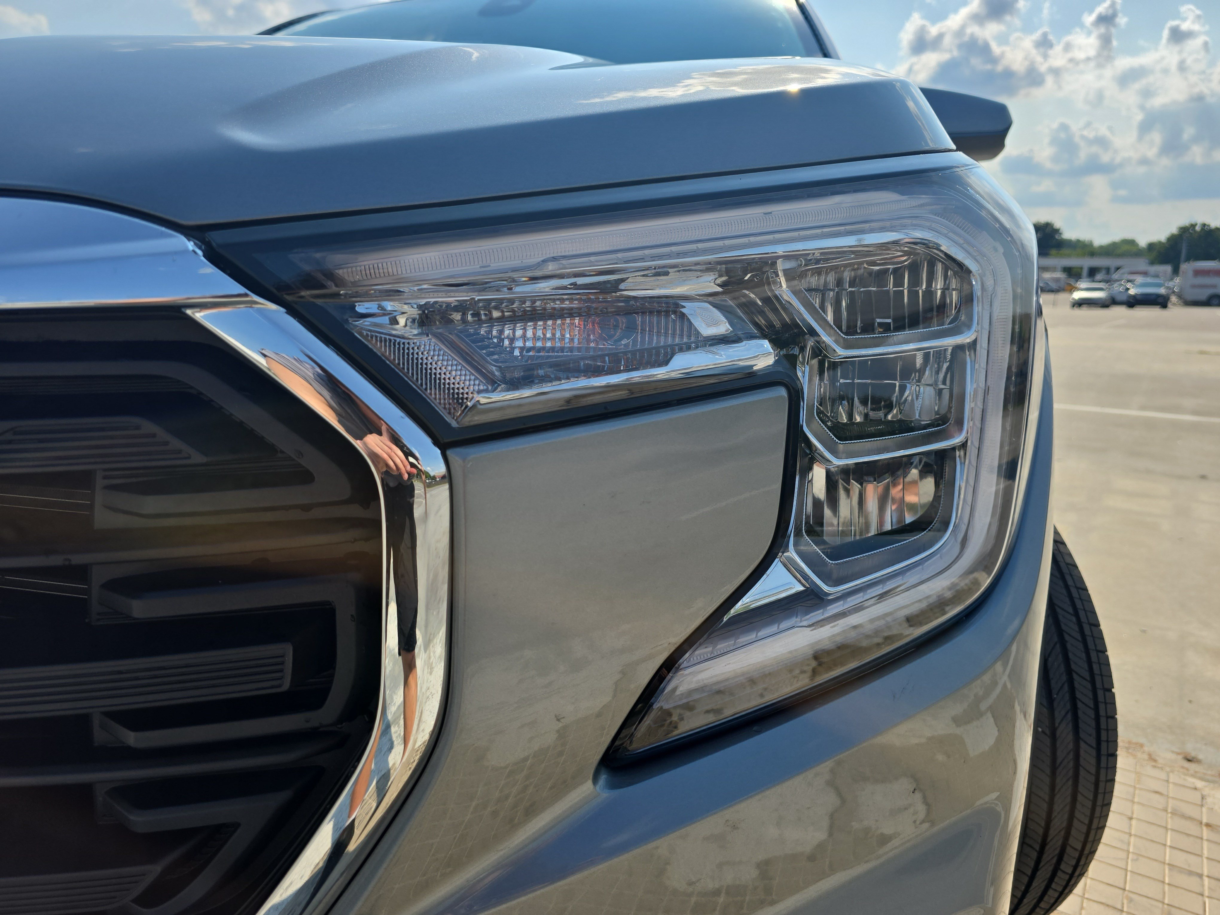 Used 2023 GMC Terrain SLE FWD image 29