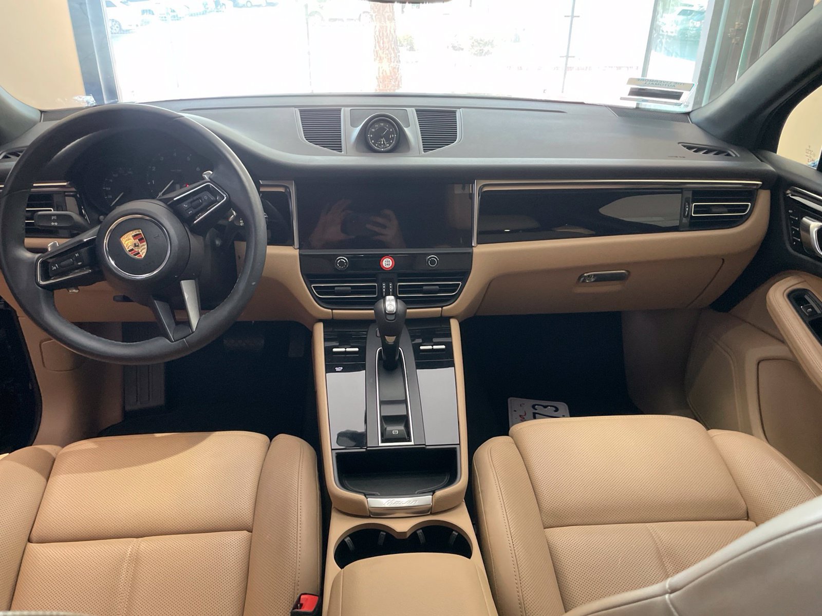 Used 2024 Porsche Macan AWD/4WD image 9