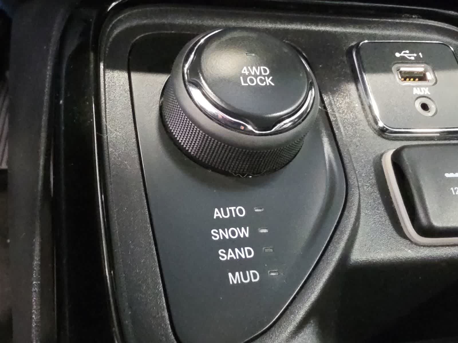 Used 2019 Jeep Compass Limited AWD/4WD image 21