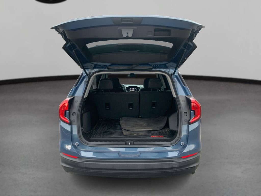 Used 2024 GMC Terrain SLE image 11