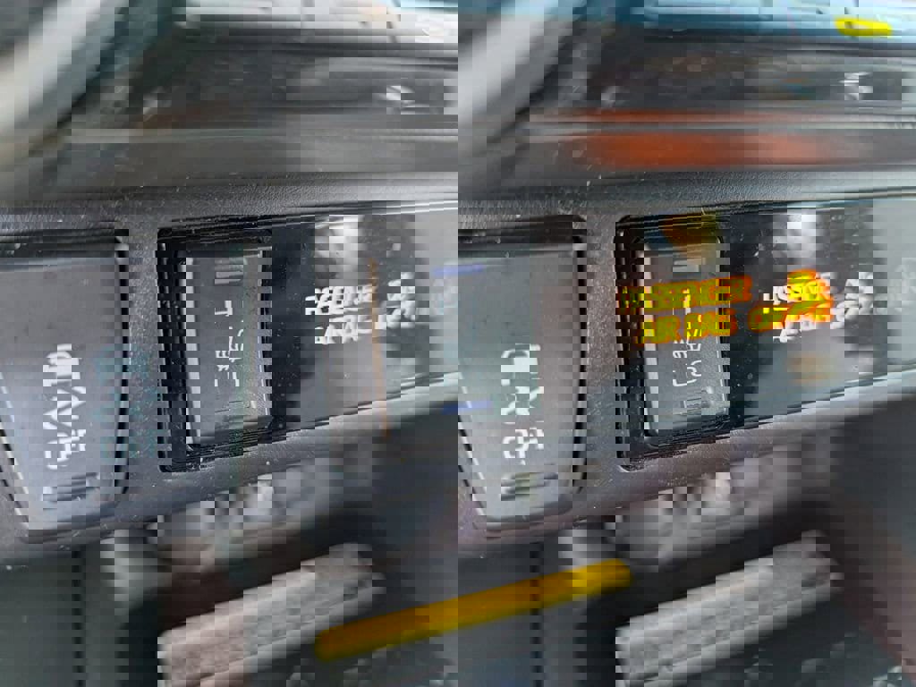 Used 2019 Toyota RAV4 Limited w/ Advanced Technology Package image 23