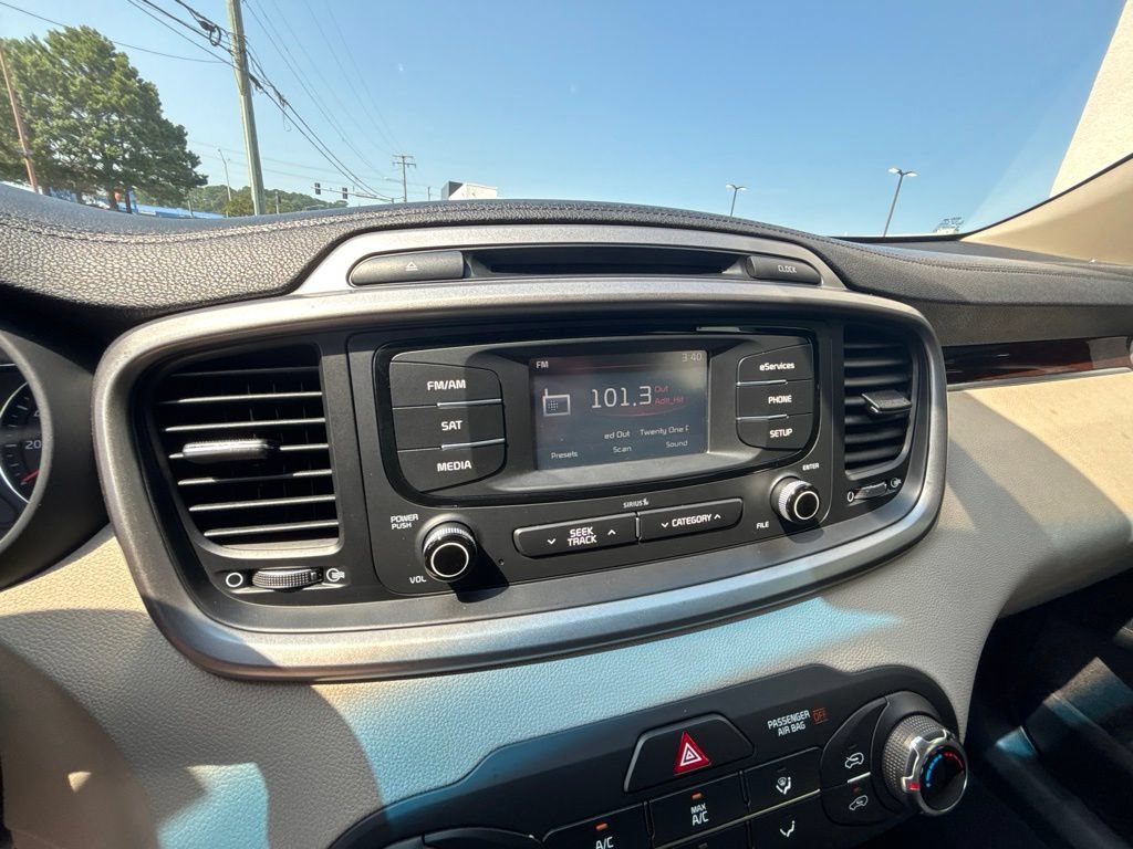 Used 2016 Kia Sorento FWD w/ LX Convenience Package image 14
