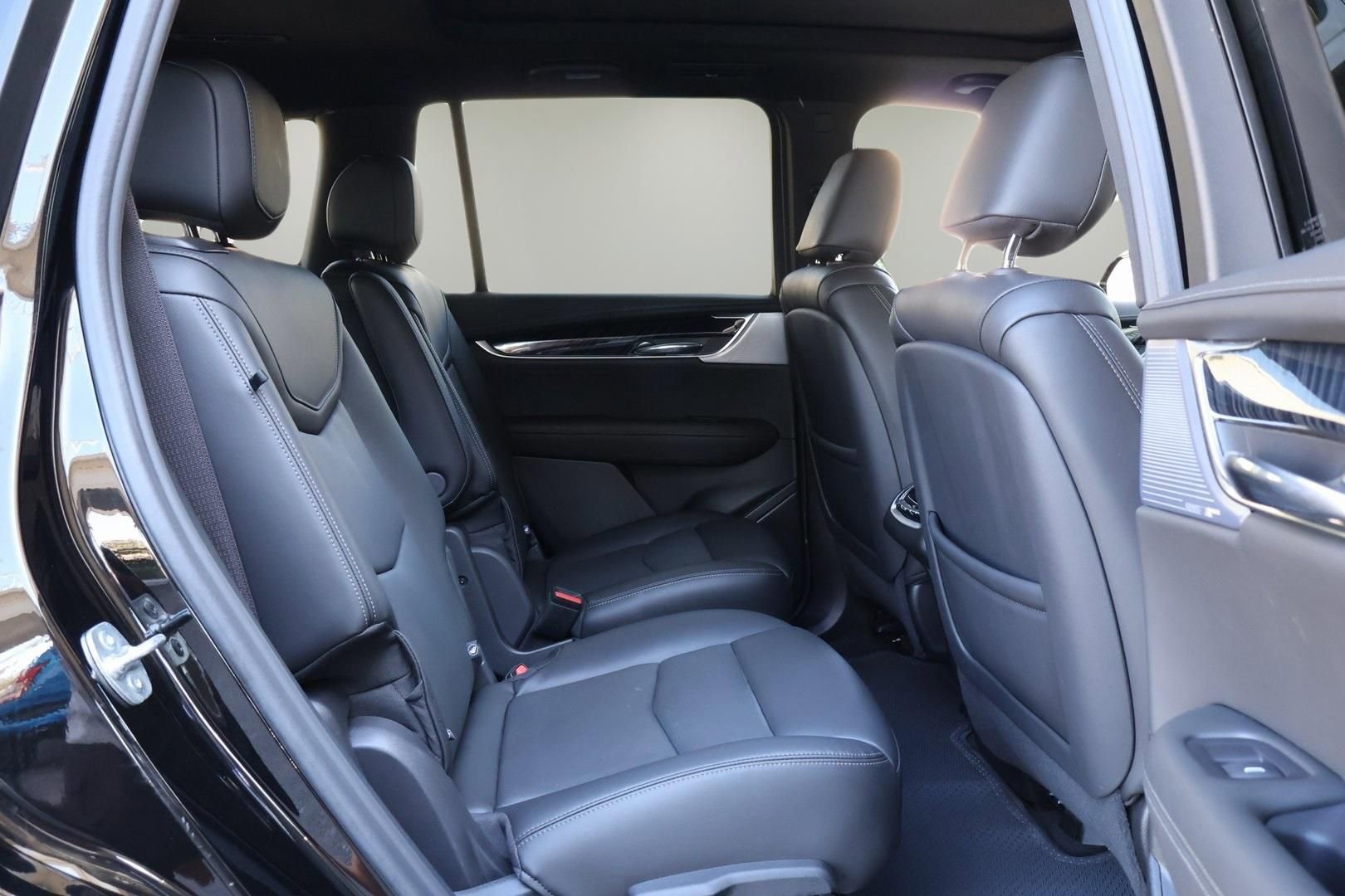 Certified 2025 Cadillac XT6 Premium Luxury image 16