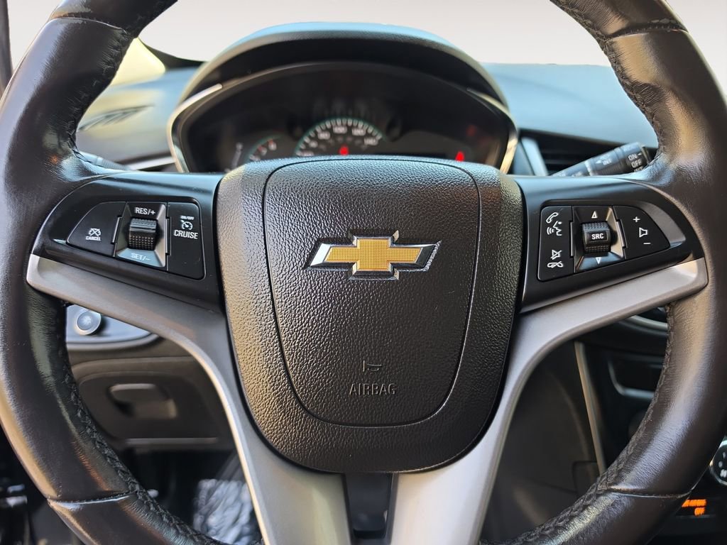 Used 2019 Chevrolet Trax LT w/ LT Convenience Package image 12