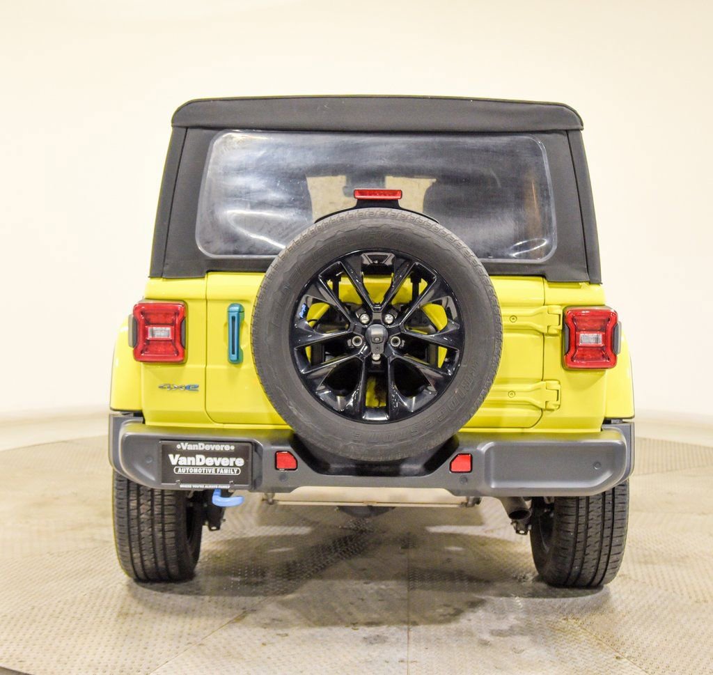 Used 2022 Jeep Wrangler Unlimited Sahara w/ Safety Group AWD/4WD image 9