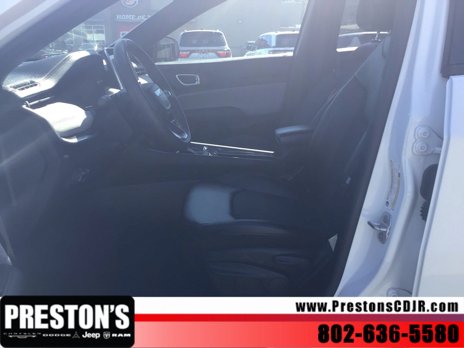 Used 2024 Jeep Compass Latitude AWD/4WD image 11