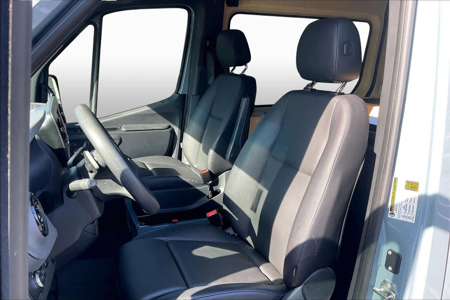 Used 2021 Mercedes-Benz Sprinter 2500 image 8
