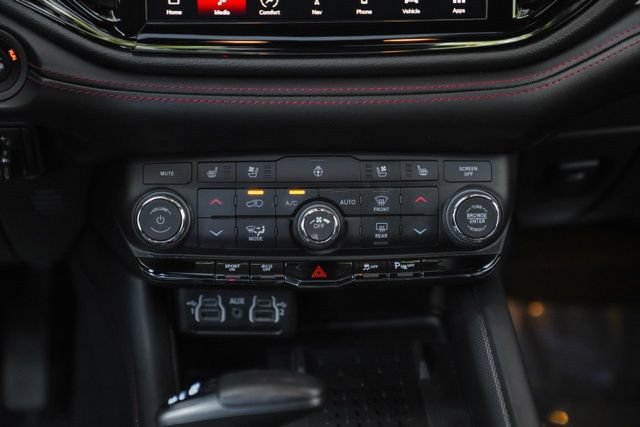 Used 2025 Dodge Durango R/T AWD/4WD image 36