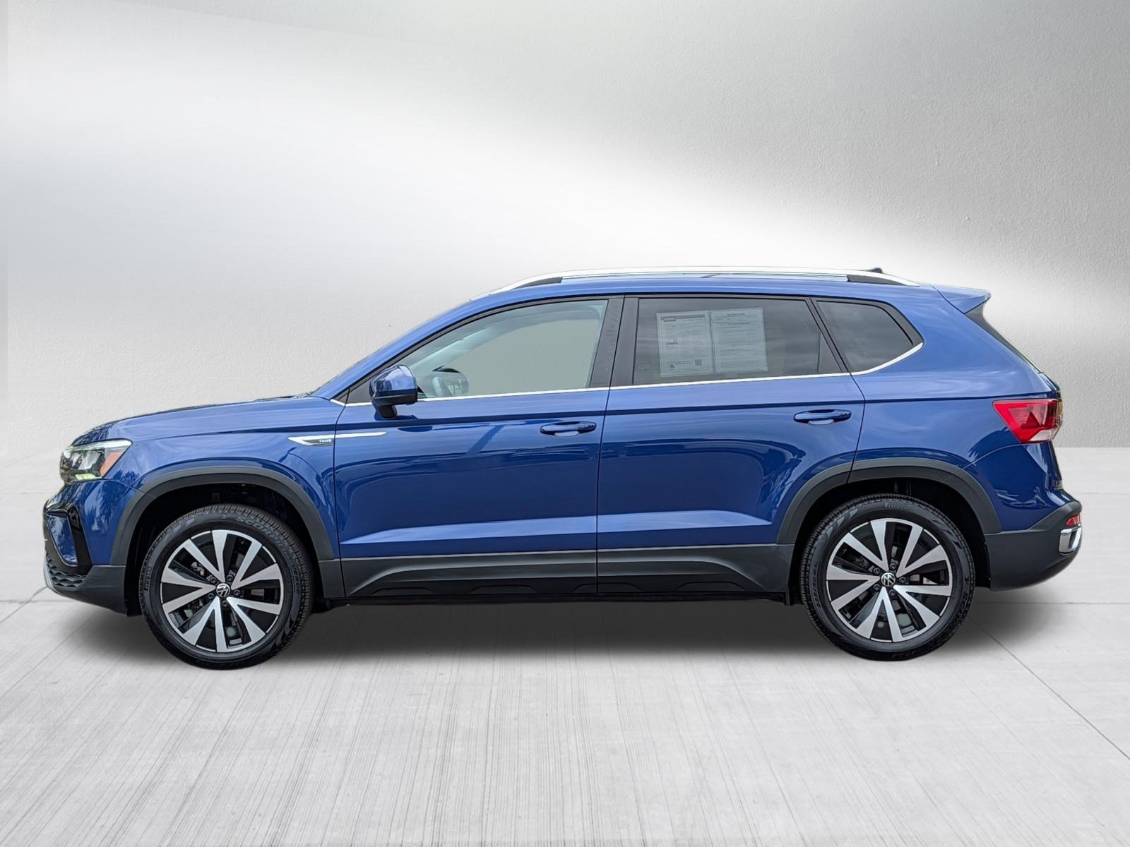 Used 2023 Volkswagen Taos SE w/ Panoramic Sunroof Package AWD/4WD image 4