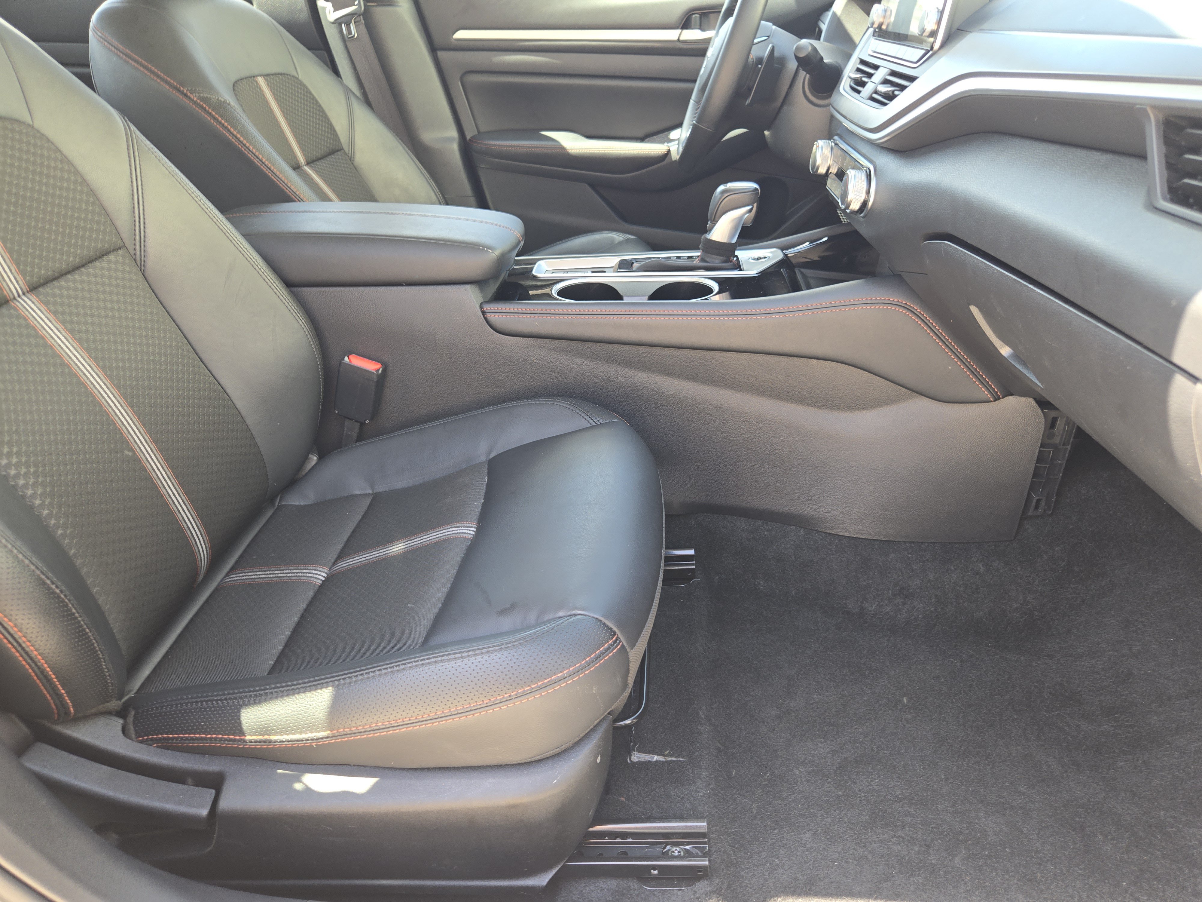 Used 2025 Nissan Altima 2.5 SR AWD/4WD image 16