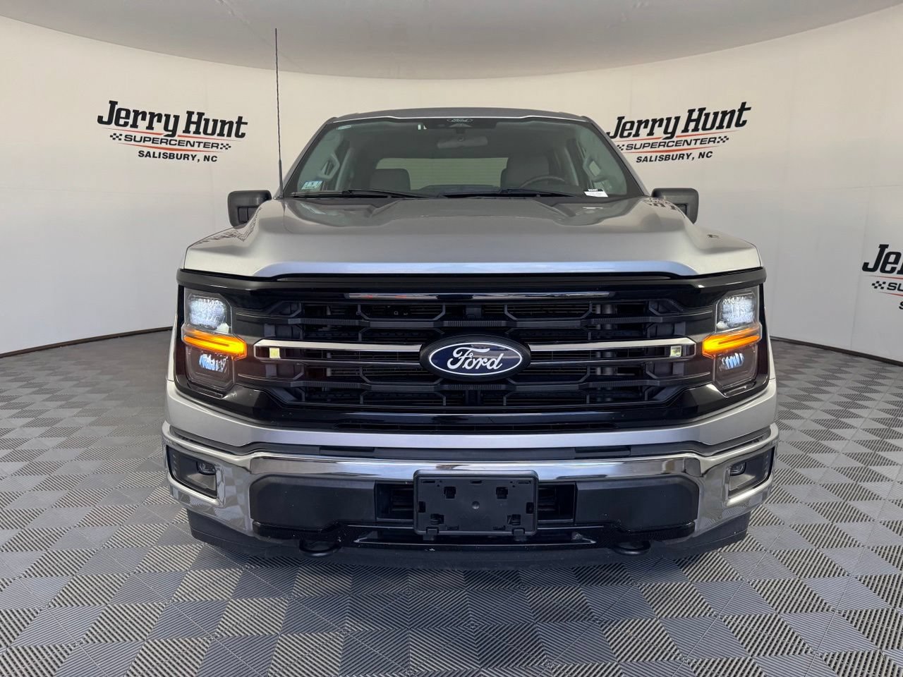 Used 2025 Ford F150 XLT w/ Equipment Group 301A Standard AWD/4WD image 5
