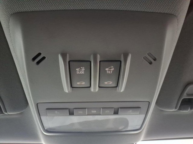 Used 2019 Chevrolet Trax LT w/ Sun & Sound Package image 11