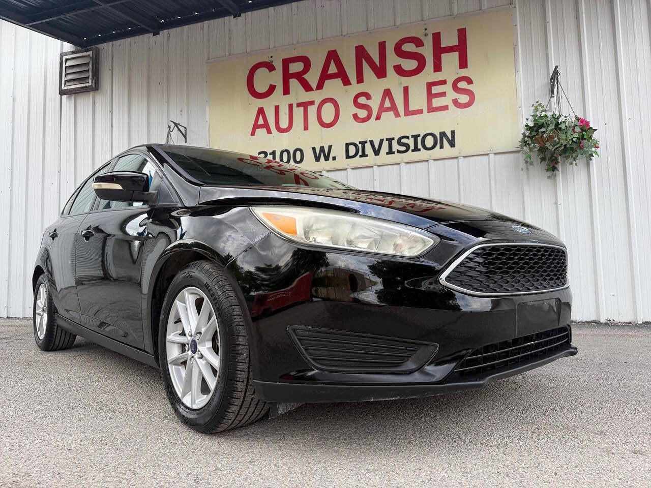 Used 2016 Ford Focus SE FWD image 1