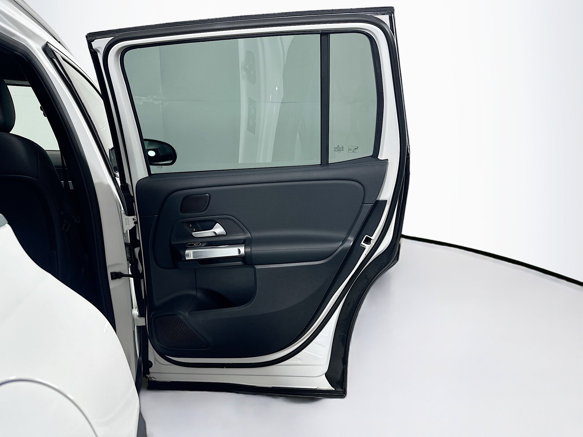 Used 2024 Mercedes-Benz EQB 250+ image 30