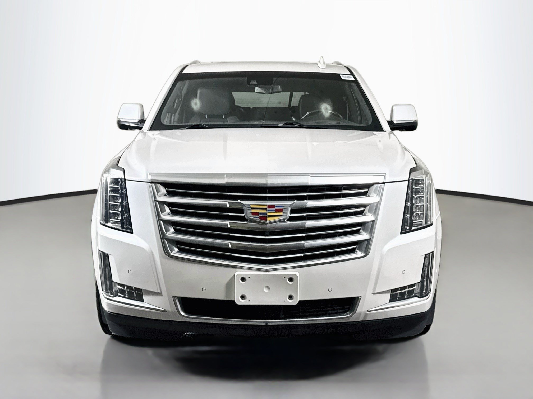 Used 2019 Cadillac Escalade Platinum AWD/4WD image 2