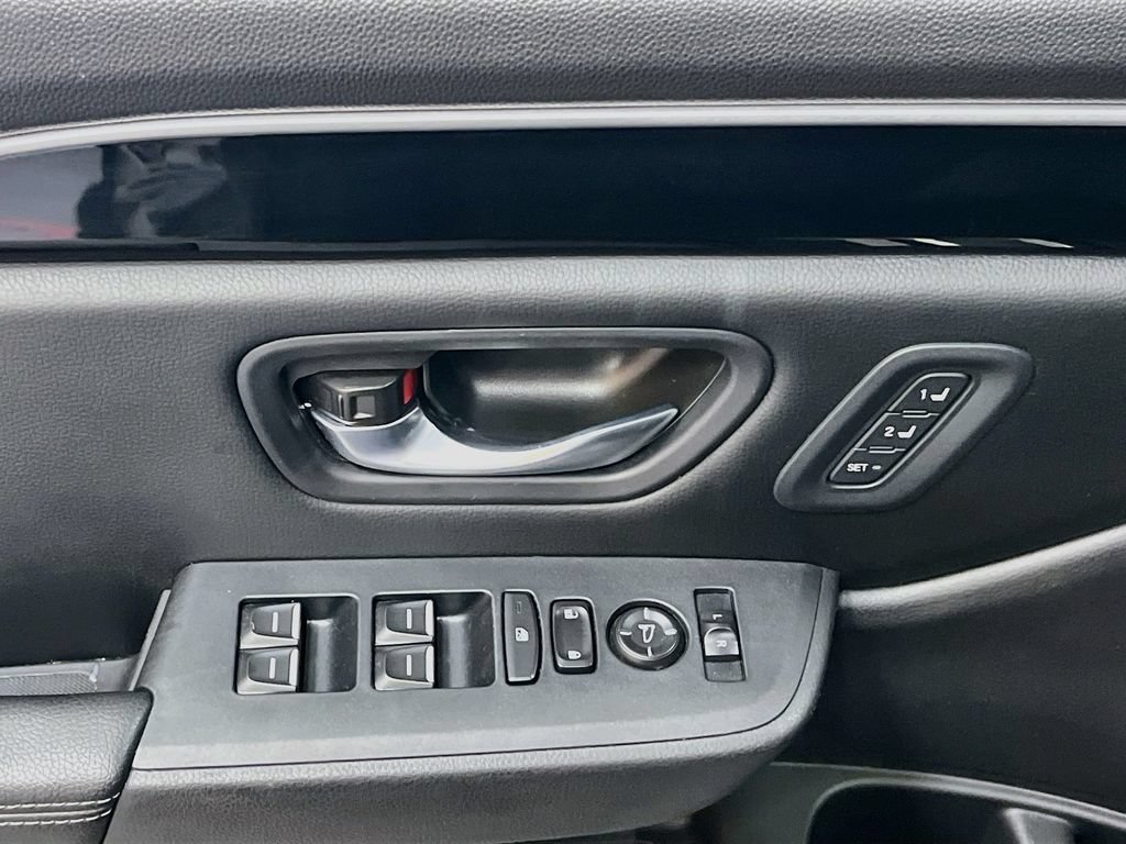 Used 2025 Honda Pilot EX-L image 17