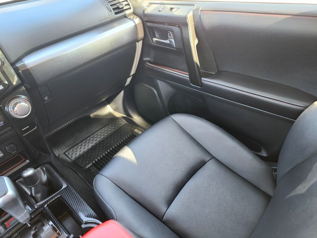 Used 2019 Toyota 4Runner TRD Off-Road Premium AWD/4WD image 15