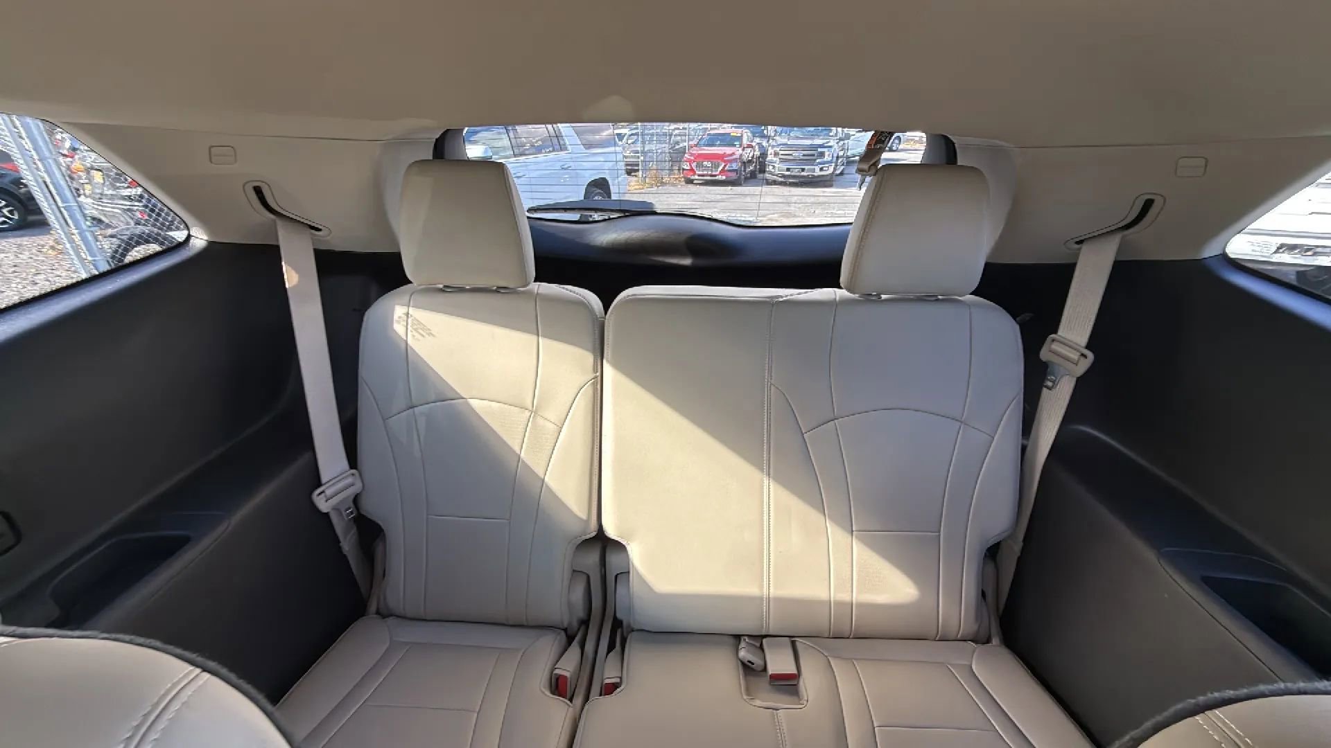 Used 2019 Buick Enclave Essence image 28