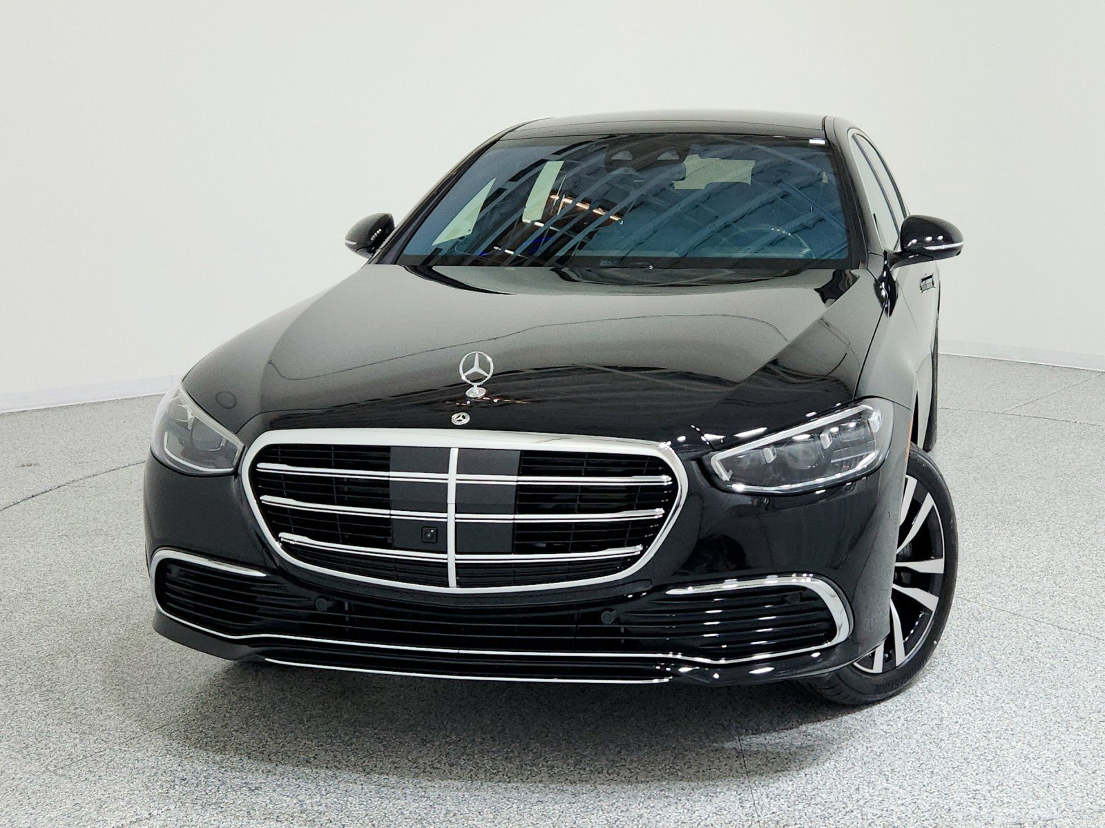 New 2026 Mercedes-Benz S 580 4MATIC Sedan image 2