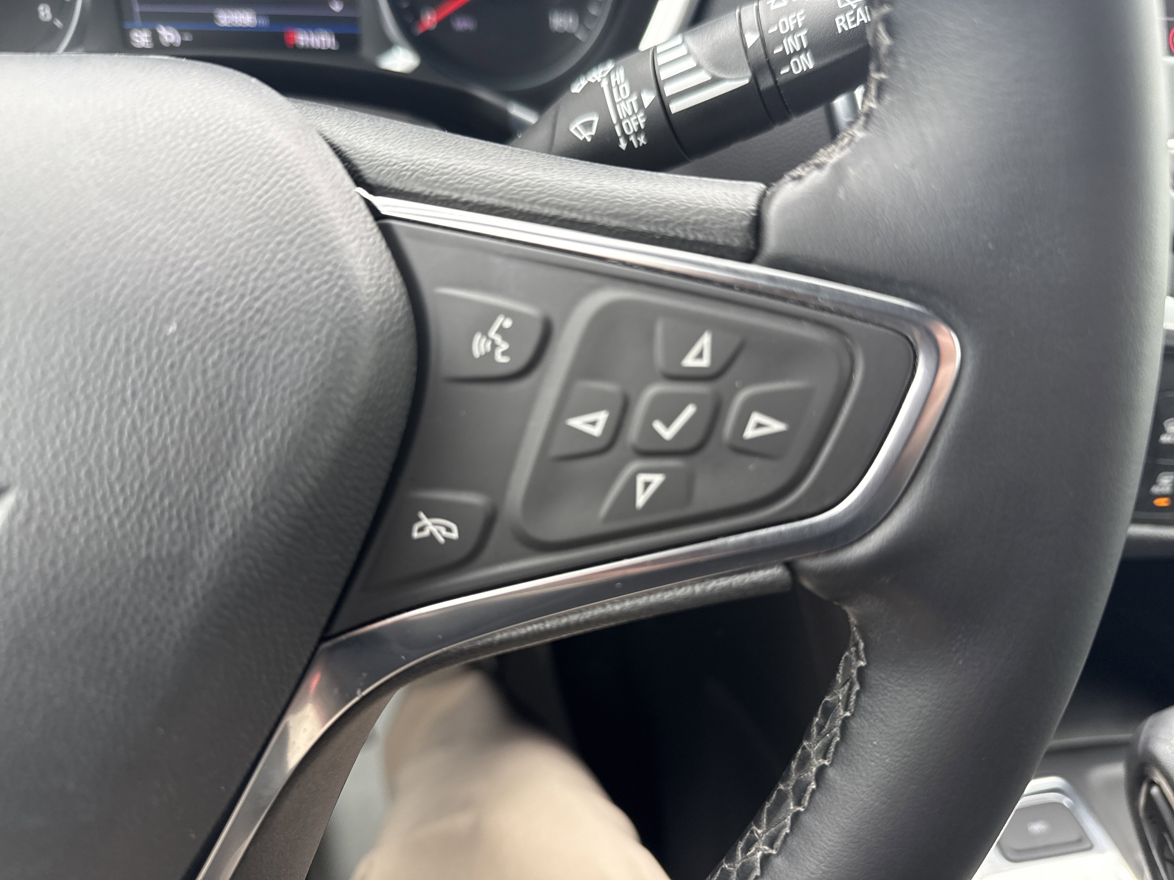 Used 2024 Chevrolet Equinox LT AWD/4WD image 20
