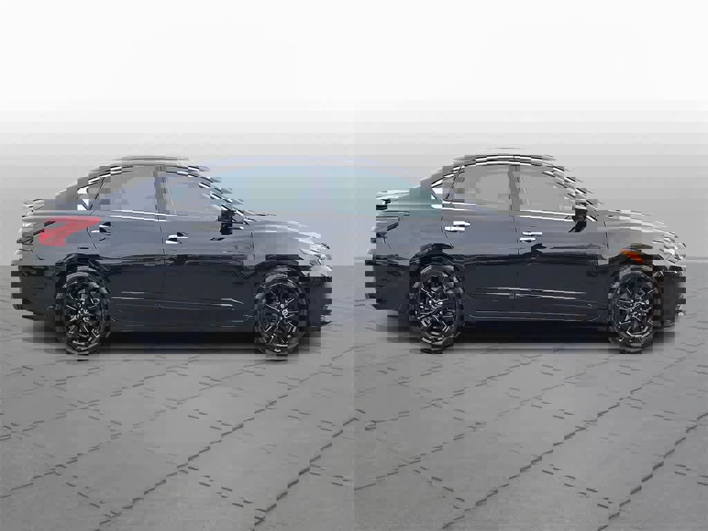 Used 2018 Nissan Altima 2.5 SR w/ SR Midnight Edition image 25