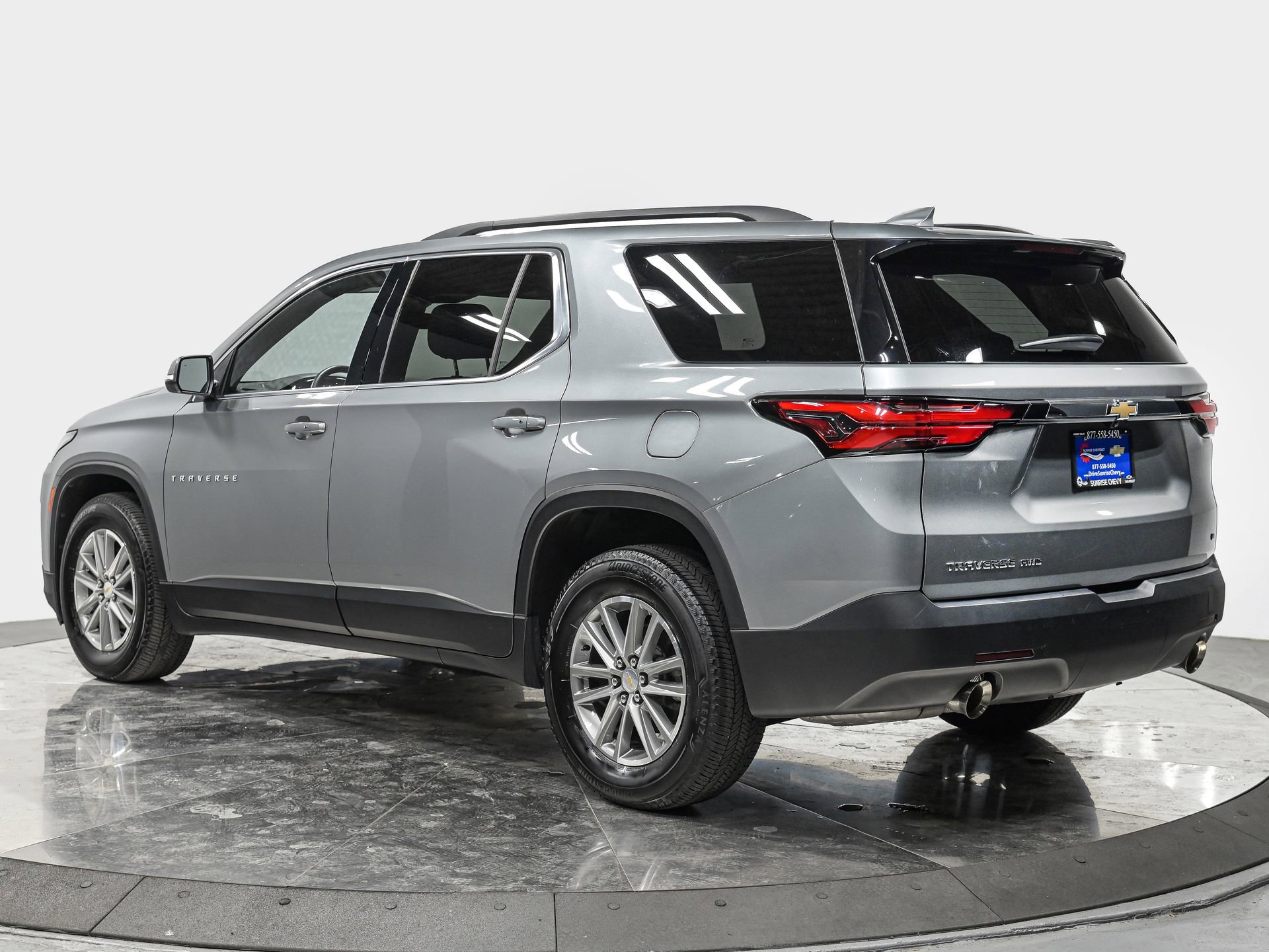 Used 2023 Chevrolet Traverse LT w/ LPO, Floor Liner Package image 4