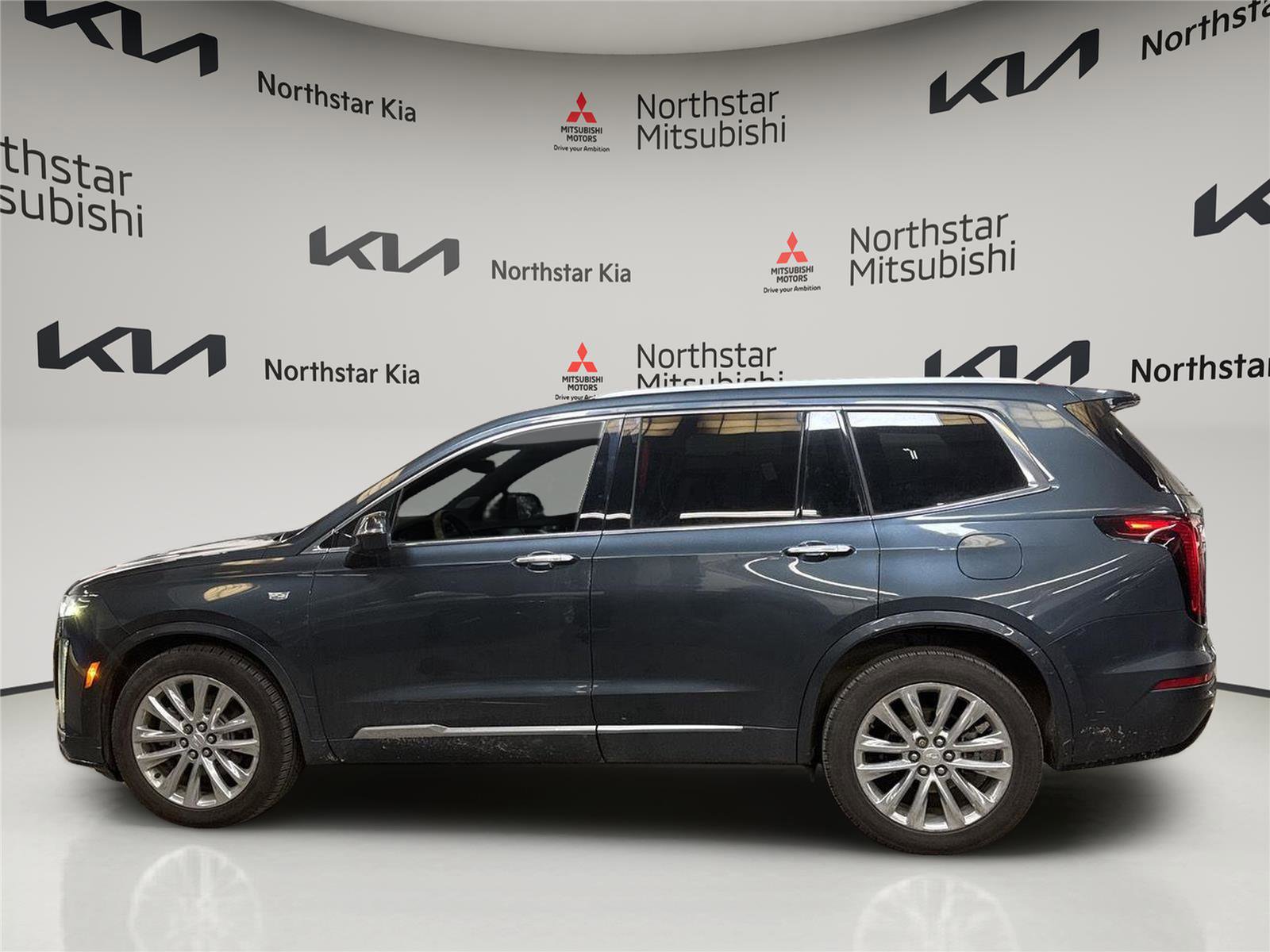 Used 2020 Cadillac XT6 Premium Luxury image 2