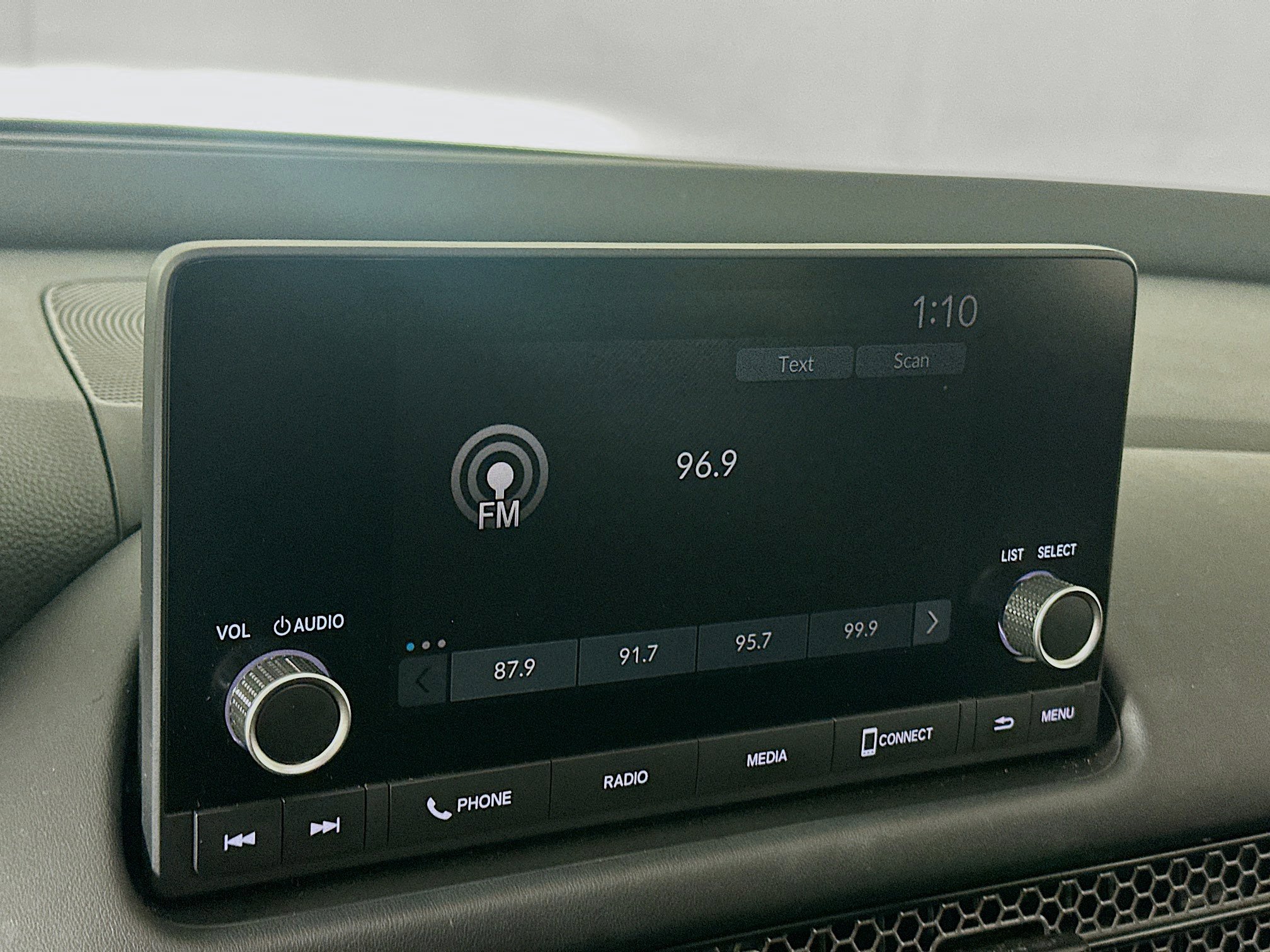 Used 2025 Honda HR-V Sport image 19