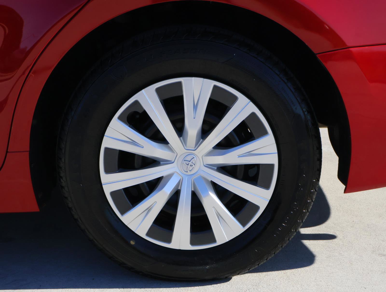 Used 2023 Toyota Camry LE image 8