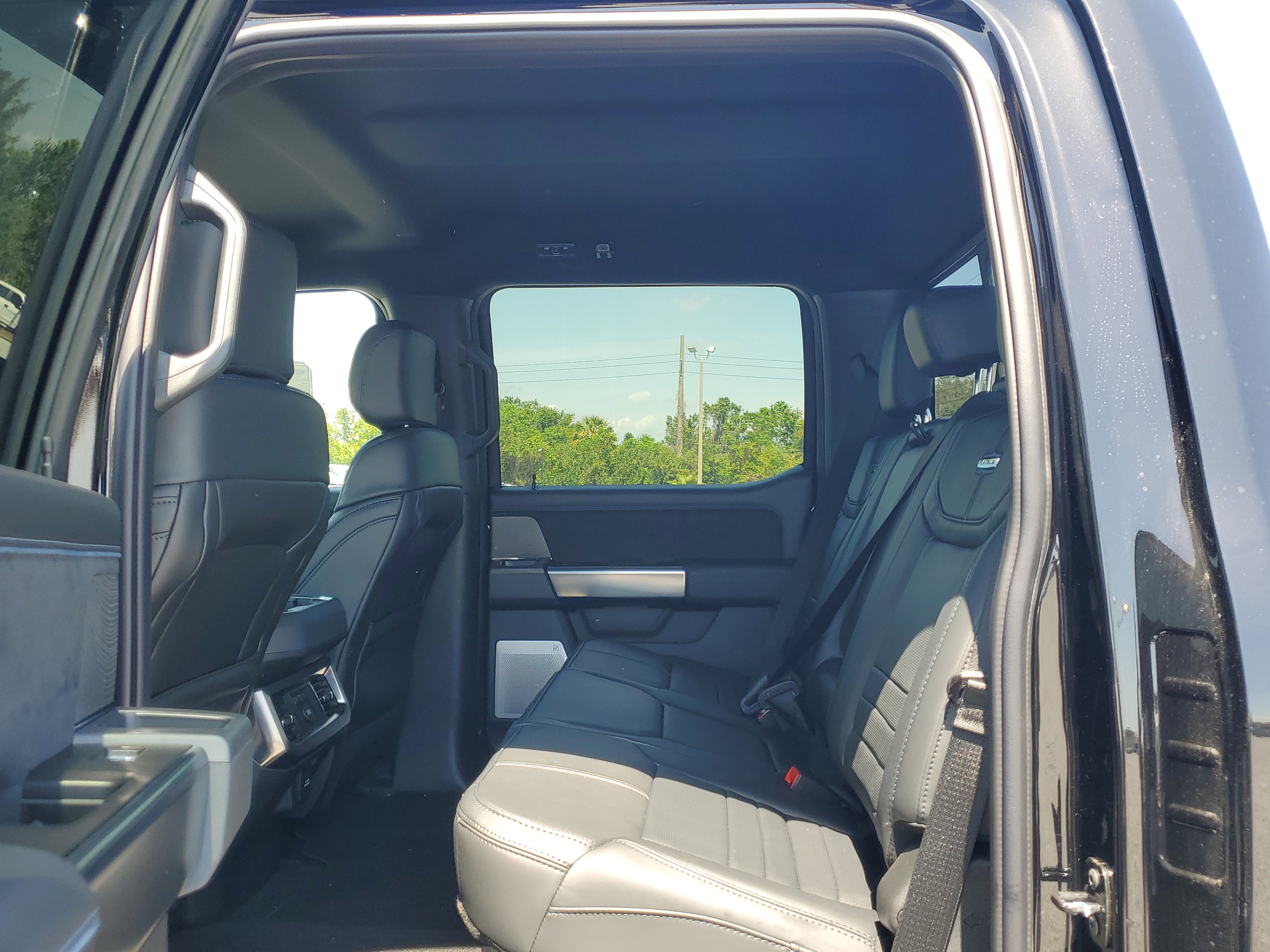 New 2025 Ford F350 Platinum w/ FX4 Off-Road Package image 9