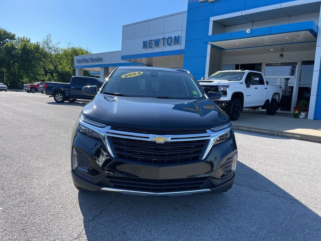 Used 2024 Chevrolet Equinox LT w/ LPO, Floor Liner Package FWD image 2