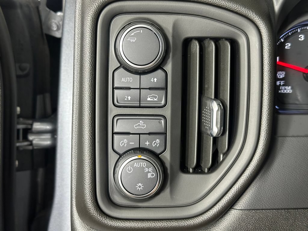 Used 2021 Chevrolet Silverado 1500 Custom AWD/4WD image 21