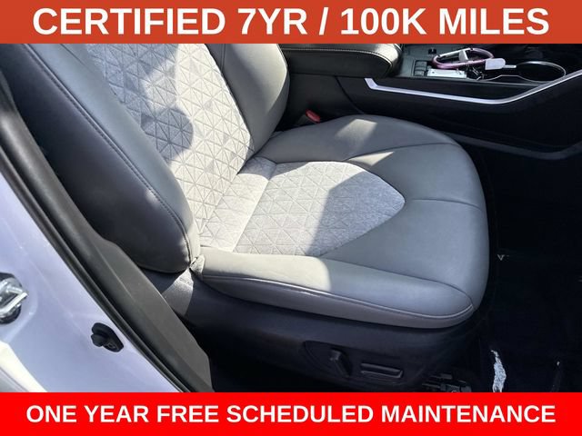 Used 2023 Toyota Highlander Bronze Edition FWD image 10