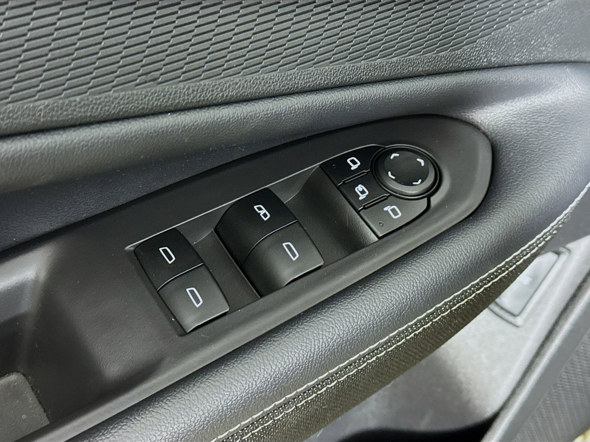 Used 2025 Chevrolet Blazer EV LT image 20