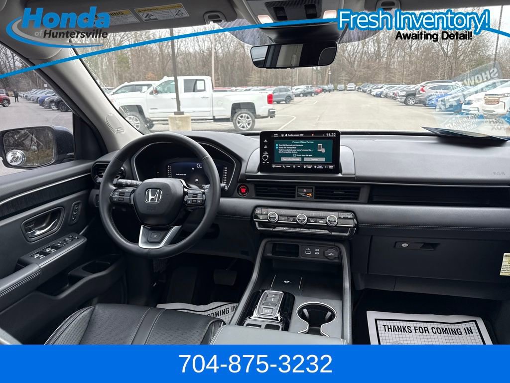 Used 2025 Honda Pilot Elite image 16