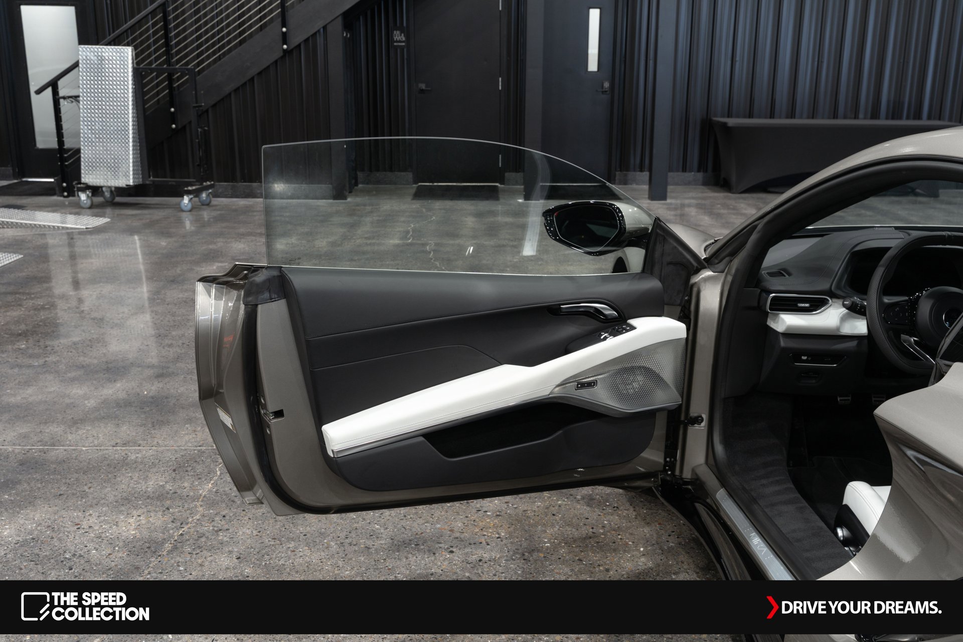 Used 2024 Lotus Emira First Edition image 9