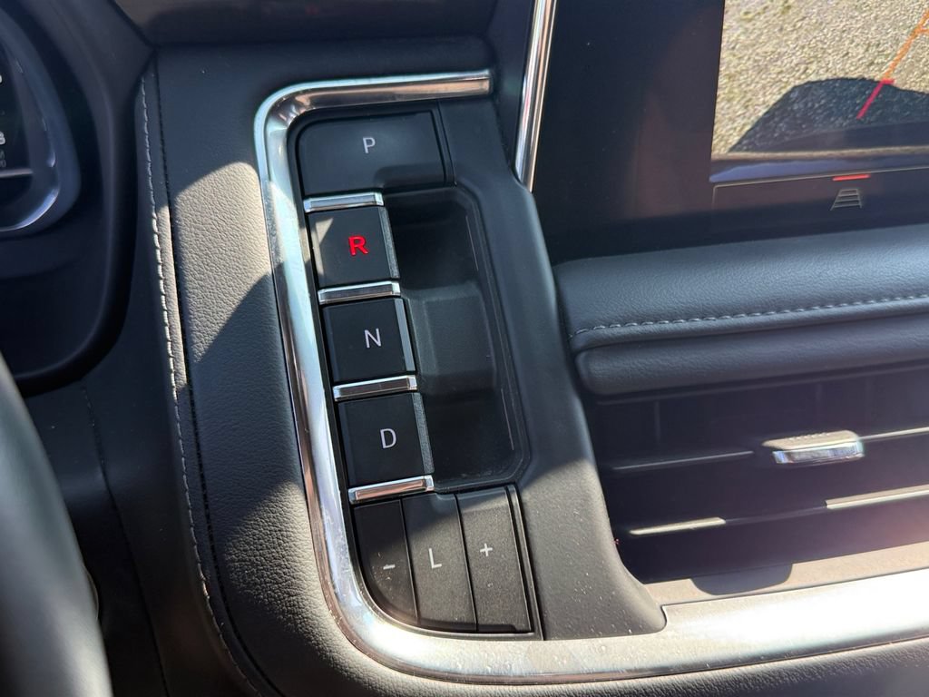 Used 2024 GMC Yukon SLE AWD/4WD image 32