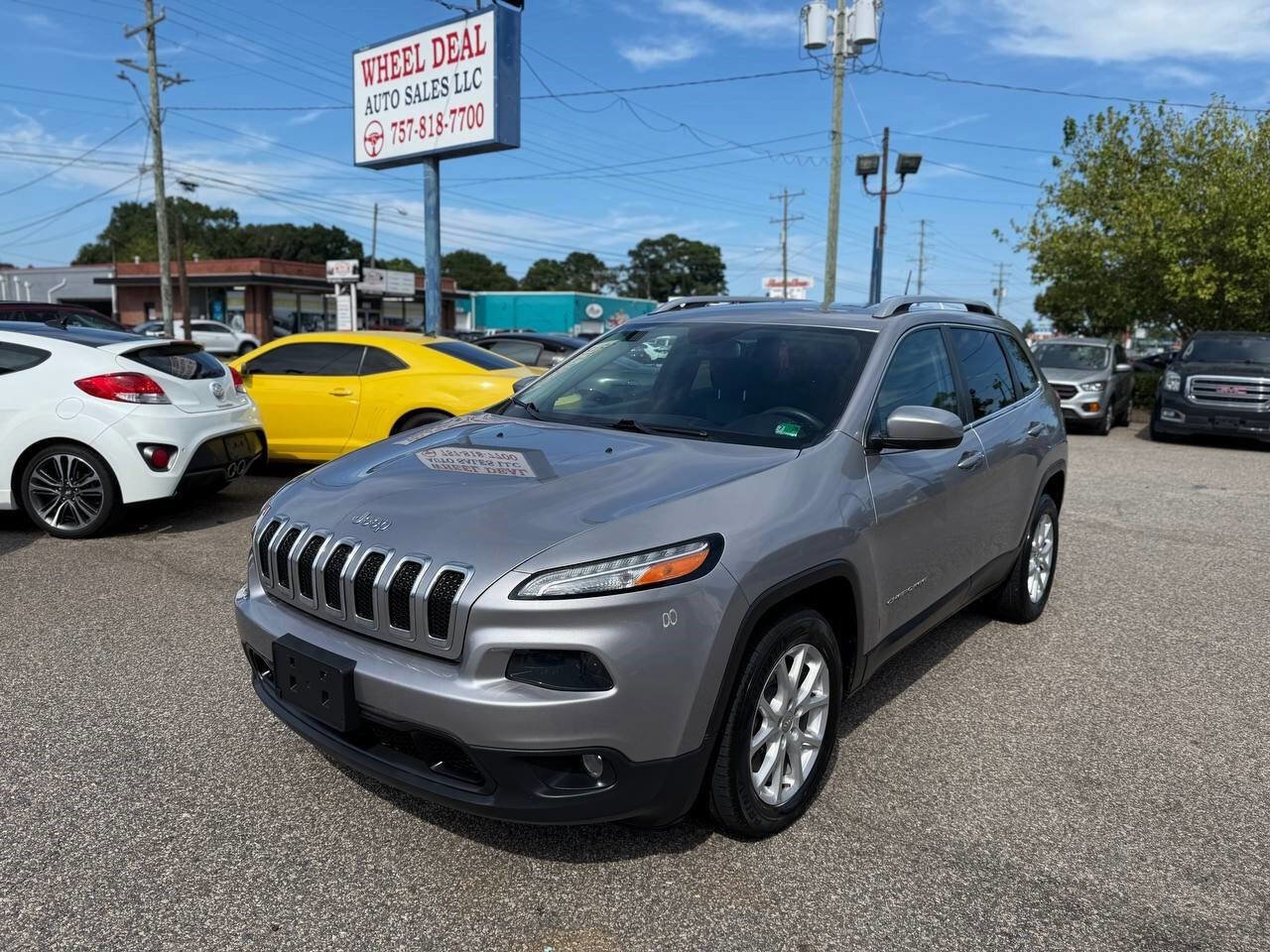 Used 2018 Jeep Cherokee Latitude image 3
